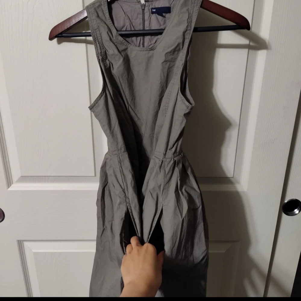 Dress - Picture 6 of 6